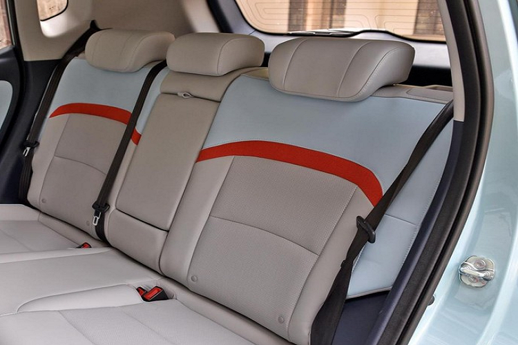 Một trọng tâm khác của Aion Y là mang công nghệ pin mới nhất - Magazine Battery được phát triển bởi chính GAC. Cụ thể hơn, Magazine Pin không phải là một loại pin, mà là cách bố trí của pin. Nó có thể là pin lithium bậc ba hoặc pin lithium iron phosphate.