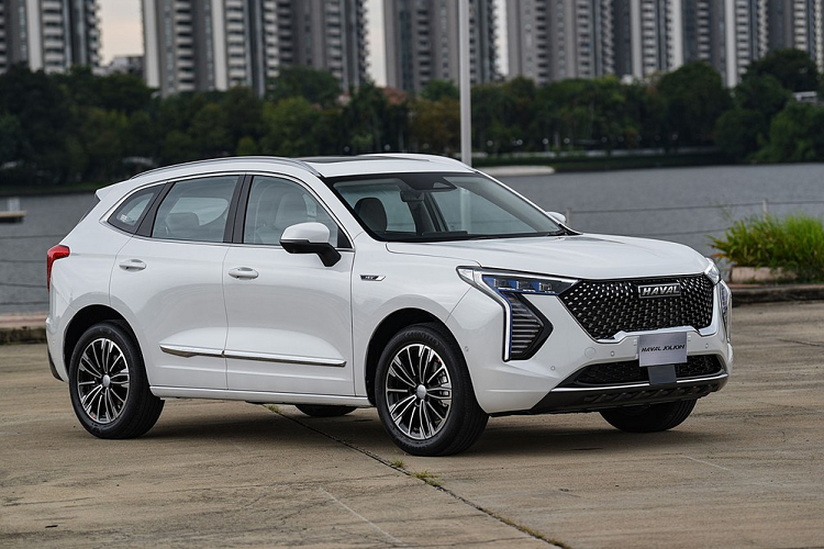 Haval Jolion của Trung Quốc thực chất chính là mẫu xe có tên First Love hay Sơ Luyến tại thị trường tỷ dân. Đồng thời, Jolion là mẫu xe thứ hai của thương hiệu Haval ở thị trường Thái Lan, sau H6. Khác với Haval First Love ở Trung Quốc, mẫu SUV này tại Thái Lan lại sử dụng hệ truyền động hybrid tiết kiệm xăng hơn.