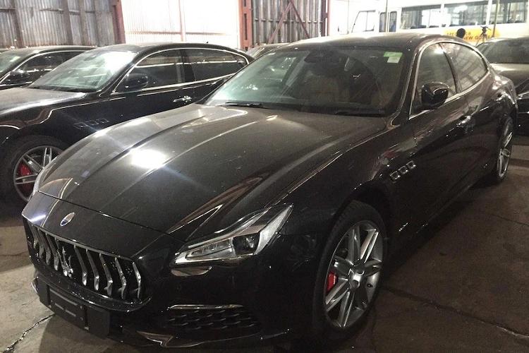 Vào năm 2018, chính phủ Papua New Guinea đã nhập khẩu dàn xe gồm 40 chiếc Maserati Quattroporte về nước để phục vụ Hội nghị Hợp tác Kinh tế Châu Á - Thái Bình Dương (APEC). Theo một số nguồn tin, chính phủ nước này đã mua những chiếc Maserati Quattroporte hạng sang với giá hơn 500.000 Kina/xe (khoảng 3,2 tỷ đồng).