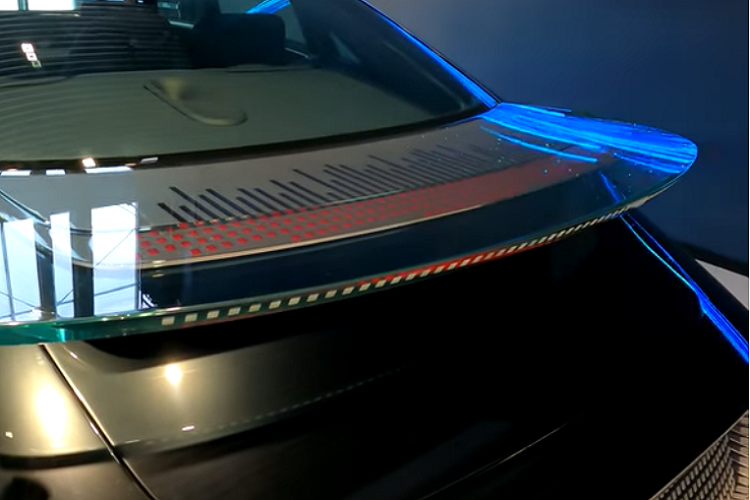 Khung gầm xe điện E-GMP của Hyundai Motor Group cho phép chiếc có thể gia tốc từ 0-100 km/h trong vòng dưới 3,5 giây, cũng như cự li di chuyển 500 km trên một lần sạc.