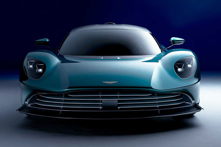 Hãng siêu xe Anh quốc lần đầu giới thiệu Aston Martin Valhalla mới là vào năm 2019, tuy nhiên, phiên bản hoàn thiện của Valhalla vừa được tiết lộ gần đây lại có khá nhiều điểm khác biệt so với chiếc Valhalla của 2 năm trước.