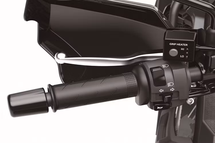 Động cơ vẫn cấu hình xy-lanh đơn 652 cc, Kawasaki không cho biết thông số cụ thể ở động cơ nhưng mức mô-men xoắn là 54 Nm ở vòng tua 4.500 vòng/phút.