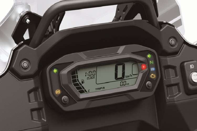 Vành trước và sau đều là nan hoa với kích thước 21 inch phía trước và sau là 17 inch.