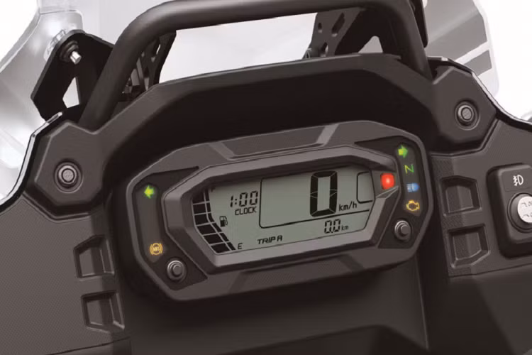 Vành trước và sau đều là nan hoa với kích thước 21 inch phía trước và sau là 17 inch.