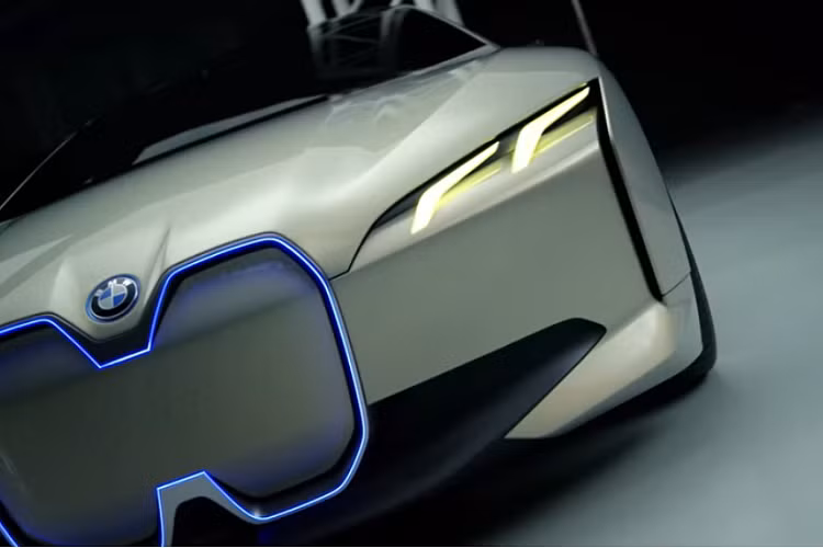 Ngoài ra, chúng ta cũng biết rằng mẫu coupe điện bảnh bao này sẽ có đủ năng lượng để di chuyển 590 km theo chu trình WLTP và 483 km theo chu trình EPA.