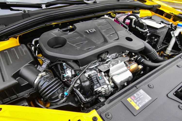 Khác với phiên bản bán ra tại thị trường Trung Quốc, MG5 2021 tại Thái Lan chỉ bán ra phiên bản lắp động cơ 4cyl dung tích 1.5L hút khí tự nhiên, công suất tối đa 118 mã lực tại 6.000 vòng/phút và mô-men xoắn cực đại 150Nm tại 4.500 vòng/phút, sử dụng kết hợp với hộp số tự động biến thiên vô cấp (CVT) và hệ dẫn động cầu trước (FWD).