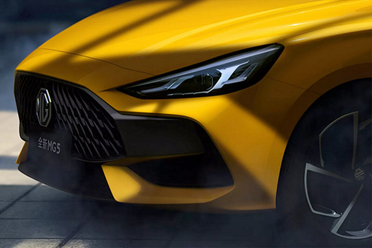 Trong khi đó, phiên bản động cơ 4cyl dung tích 1.5L tăng áp cho 171 mã lực và mô-men xoắn cực đại 275 Nm mạnh mẽ hơn, sử dụng kết hợp với hộp số tự động ly hợp kép 7 cấp sẽ “vắng mặt” ở Thái Lan.