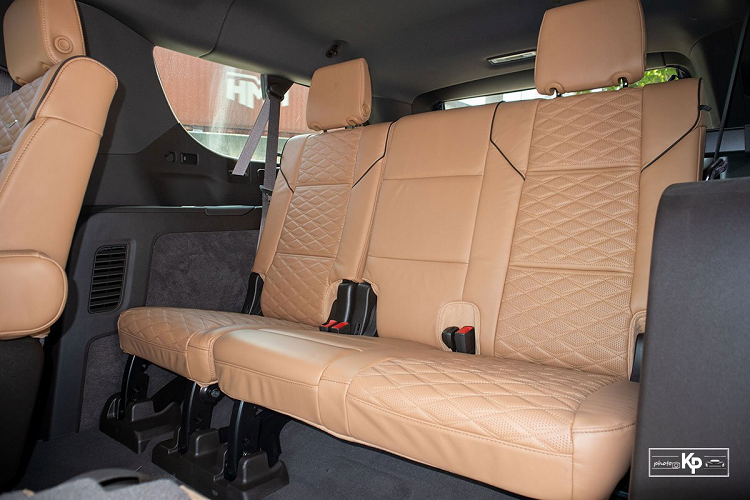 Cadillac Escalade ESV Premium Luxury 2021 sử dụng khối động cơ tăng áp Diesel 3.0L cho công suất 277 mã lực, mô-men xoắn đạt 623 Nm. Cỗ máy trên được ghép nối với hộp số tự động 10 cấp và hệ dẫn động 4 bánh toàn thời gian AWD.