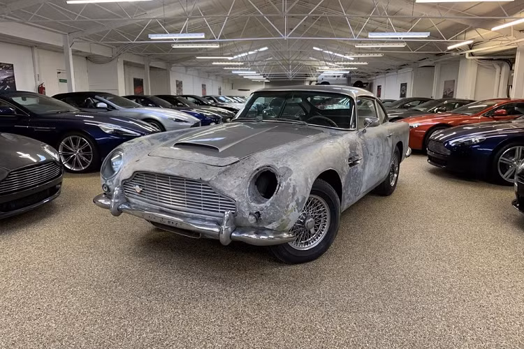 Aston Martin DB5 1964 phuc che nhu moi sau thoi gian gian cach