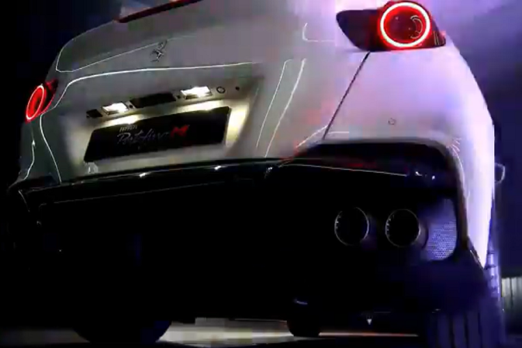 Xe thiết kế theo kiểu 2+2 GT nên 2 hàng ghế ngồi phía sau vẫn thoải mái cho người lớn khi xe mở mui.