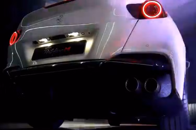 Xe thiết kế theo kiểu 2+2 GT nên 2 hàng ghế ngồi phía sau vẫn thoải mái cho người lớn khi xe mở mui.