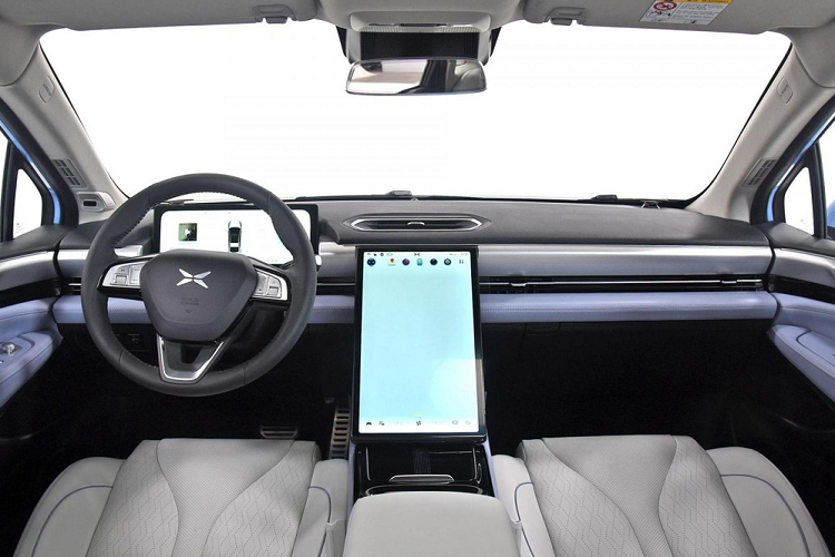 Xpeng từ lâu đã được coi là một trong những công ty khởi nghiệp xe điện triển vọng nhất Trung Quốc. Được biết đến với công nghệ tự lái tân tiế và những đường nét uốn lượn đẹp mắt trên sedan thể thao P7, Xpeng giờ đây đang bước vào thị trường sedan phổ thông với Xpeng P5 mới mẻ.