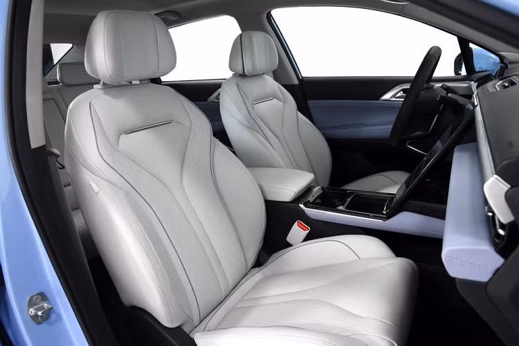 Giá xe Xpeng P5 2021 từ 160.000 – 230.000 nhân dân tệ (tương đương 569 – 818 triệu đồng), Xpeng P5 nằm trong một phân khúc cạnh tranh vô cùng sôi động ở thị trường Trung Quốc tại thời điểm hiện tại.