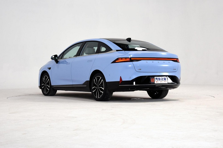 Công nghệ hỗ trợ lái xe và an toàn là thế mạnh chính của P5, với 2 cảm 2 cảm biến LiDAR, 12 cảm biến siêu âm, radar sóng 5 milimet, 13 camera độ phân giải HD và hệ thống định vị GLONASS có sẵn tùy theo từng phiên bản.