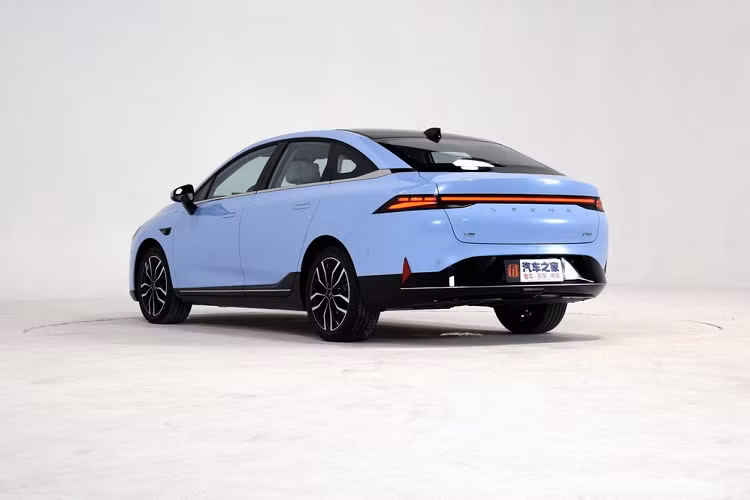 Công nghệ hỗ trợ lái xe và an toàn là thế mạnh chính của P5, với 2 cảm 2 cảm biến LiDAR, 12 cảm biến siêu âm, radar sóng 5 milimet, 13 camera độ phân giải HD và hệ thống định vị GLONASS có sẵn tùy theo từng phiên bản.