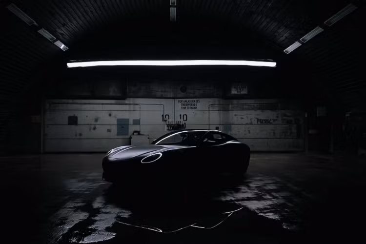 Piech GT có kích thước dài 4.432 mm, rộng 1.991 mét mét, và có tỷ lệ phân bổ trọng lượng thiên về phía sau là 40/60. Bộ la-zăng phía trước của nó có kích thước 20 inch, trong khi la-zăng sau lớn hơn 1 inch. Bộ pin của xe được đặt ở vị trí trung tâm – trục sau thay vì dưới sàn để giúp phân bổ trọng lượng tốt hơn và cho phép một vị trí ngồi lái thấp.