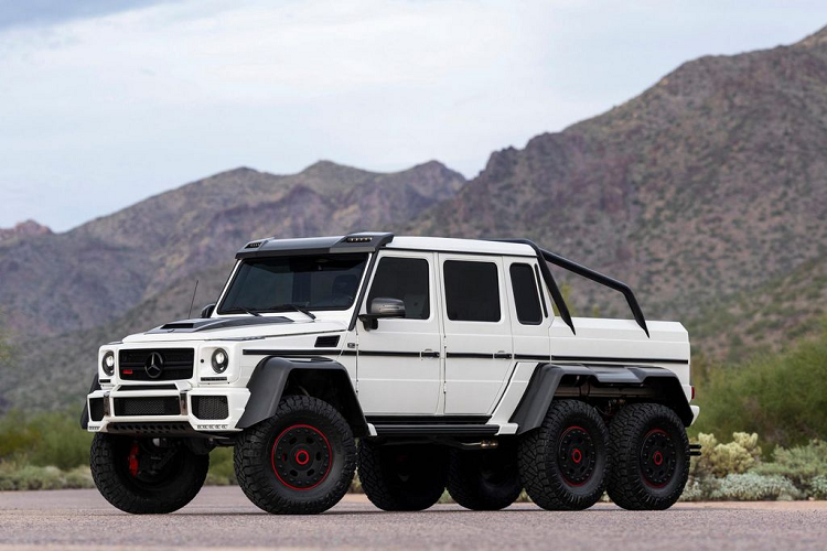 Và ngày nay, giá mẫu SUV Mercedes-Benz G63 AMG 6 × 6 Brabus địa hình 6 bánh này có giá không dưới 1 triệu USD (khoảng 22,9 tỷ đồng).