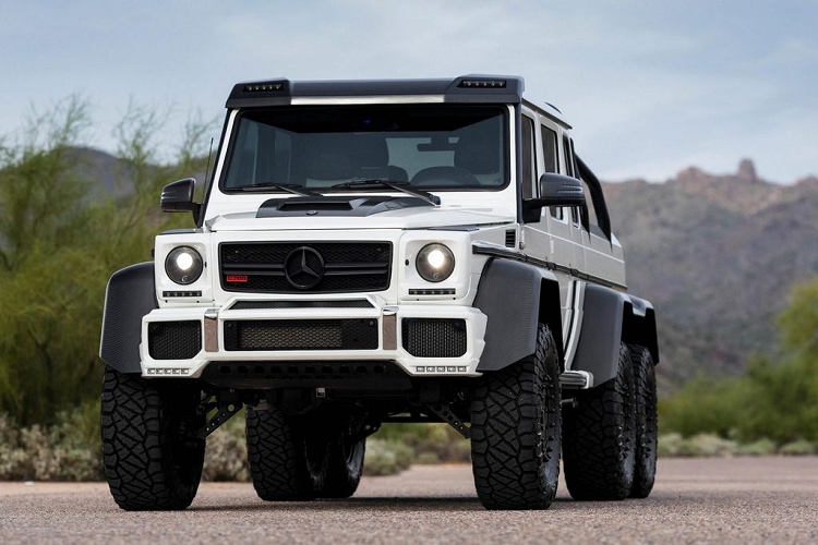 Cụ thể, khi lần đầu tiên được giới thiệu “quái thú” mưc giá xe Mercedes-Benz G63 AMG 6 × 6 được giao bán với mức giá khoảng 511.000 USD (khoảng 11,6 tỷ đồng).