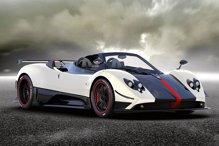 Các phiên bản cao cấp hơn như Zonda Cinque hay Zonda Tricolore vẫn sử dụng khối động cơ V12 dung tích 7.3L từ Mercedes-AMG, công suất tối đa lần lượt là 678 mã lực, 670 mã lực và lên đến 800 mã lực trên phiên bản Zonda HP Barchetta.