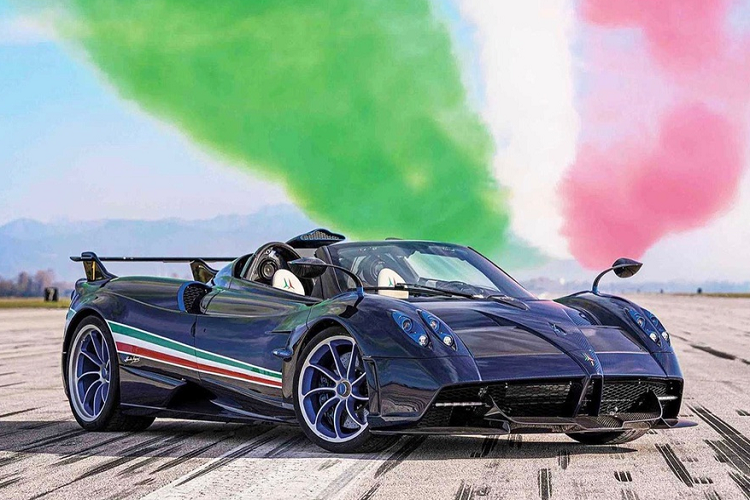 Trong khi đó, biến thể dành cho trường đua Huayra BC có công suất tối đa 755 mã lực, và BC Roadster có công suất lên đến 800 mã lực. Một số phiên bản đặc biệt như Huayra Imola hay Huayra Tricolore có công suất lên đến 840 mã lực và mô-men xoắn cực đại 1.100 Nm.