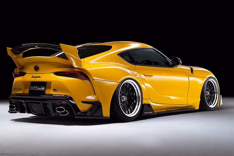 Wald trình làng cùng lúc tới hai gói độ xe Toyota GR Supra, một gói độ với những chi tiết nâng cấp thân rộng giúp thay đổi hoàn toàn diện mạo của xe và một gói độ chỉ đem lại các phần líp ốp nâng cấp nhẹ, từ đây giúp khách hàng có thể lựa chọn gói nâng cấp phù hợp nhất với sở thích của mình.