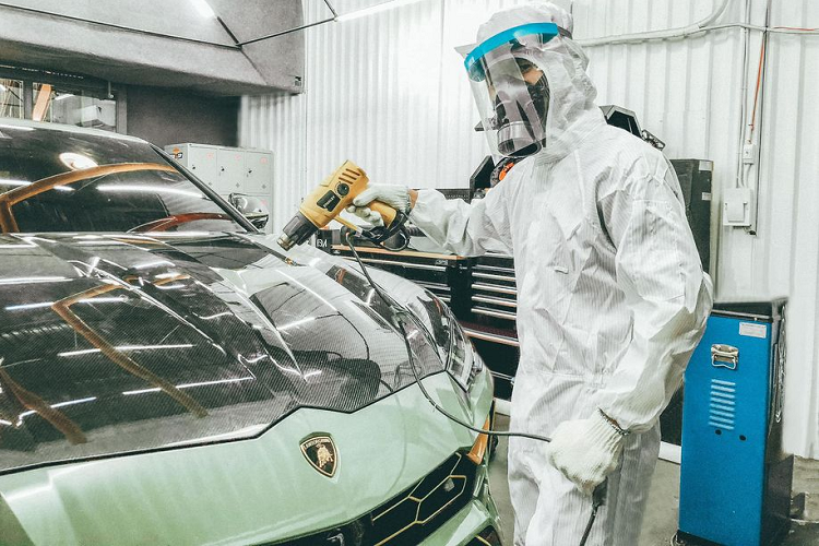 Hệ thống ống xả hàng hiệu này được thiết kế khá đặc biệt khi có thể giúp xe tăng thêm 17 mã lực và 21 Nm mô-men xoắn xo với nguyên bản. Ngoài ra, hãng Ryft cũng chỉ sản xuất đúng 18 bộ ống xả như vậy ra thế giới với giá đề nghị khoảng 7.200 USD (khoảng 168 triệu đồng).