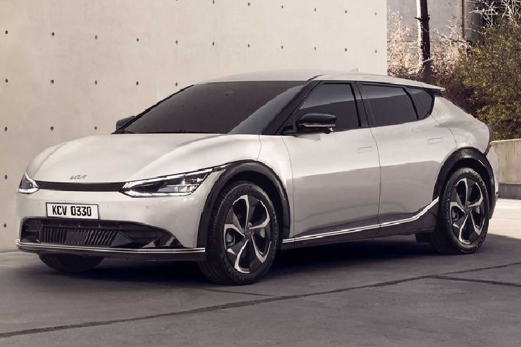 Như đã đưa tin, Kia EV6 là mẫu xe chạy thuần điện (BEV) đầu tiên của Kia, xe sở hữu phần đầu "Digital Tiger Face" (mặt hổ kỹ thuật số) rất phù hợp với thời đại điện hóa hiện nay.