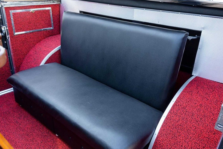 Hiện tại, rang Bring A Trailer đang đấu giá Mohs SafariKar 1973 với số tiền tính tới lúc này đang là 33.333 USD, thu hút nhiều lượt theo dõi và bình luận từ cộng đồng người mua. 