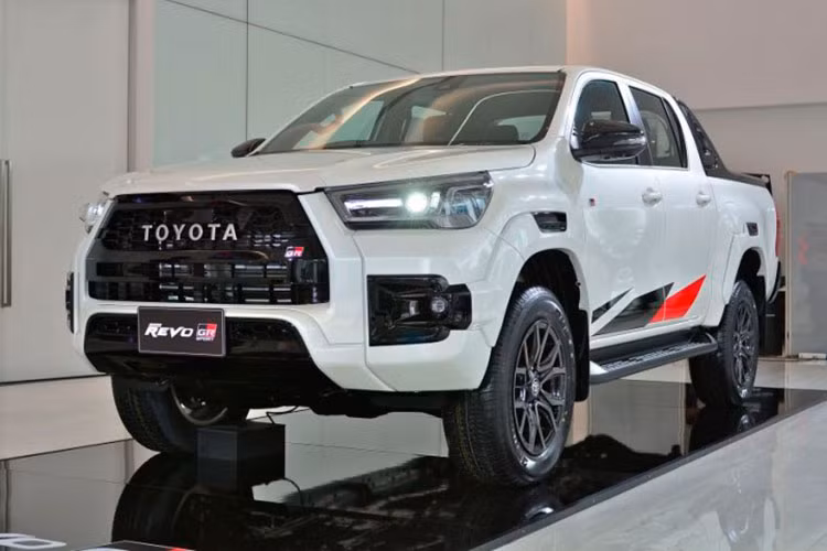 Mức giá xe Toyota Hilux GR Sport 2022 tại Nhật Bản được công bố ở mức 4.312.000 Yên (khoảng 868 triệu đồng). Dự đoán, mẫu xe này cũng sẽ sớm có mặt tại Việt Nam trong thời gian sắp tới.