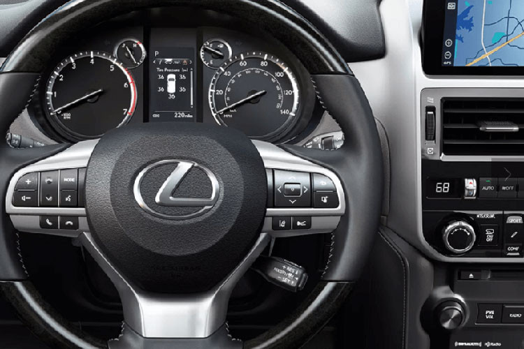 Ngoài ra, hệ thống điều khiển giải trí đa phương tiện trên Lexus GX 2022 cũng được nâng cấp kết nối điện thoại thông minh, tích hợp định vị Navigation, giúp đa dạng nhu cầu trải nghiệm của người lái cũng như tăng cường tiện nghi cho khoang lái.