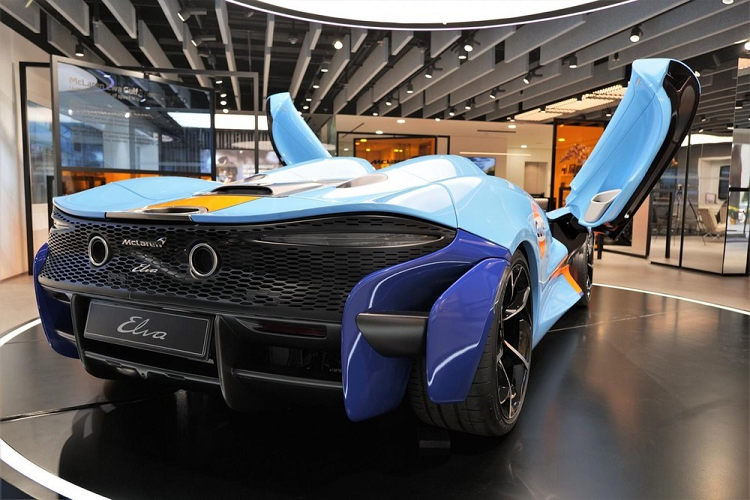 Về mức giá xe McLaren Elva tại Campuchia không được tiết lộ, chỉ biết rằng, tại thị trường quê nhà Anh quốc, xe có giá bán lên đến 1,425 triệu Bảng Anh, tương đương 46,6 tỷ đồng.