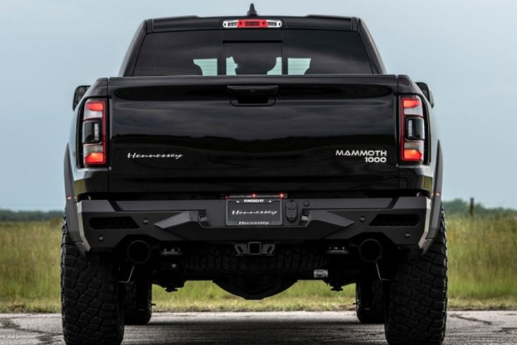 Gói độ Stage 1 có giá 14.950 USD, tương đương 345 triệu đồng, được bảo hành 3 năm hoặc 36.000 dặm (58.000 km).