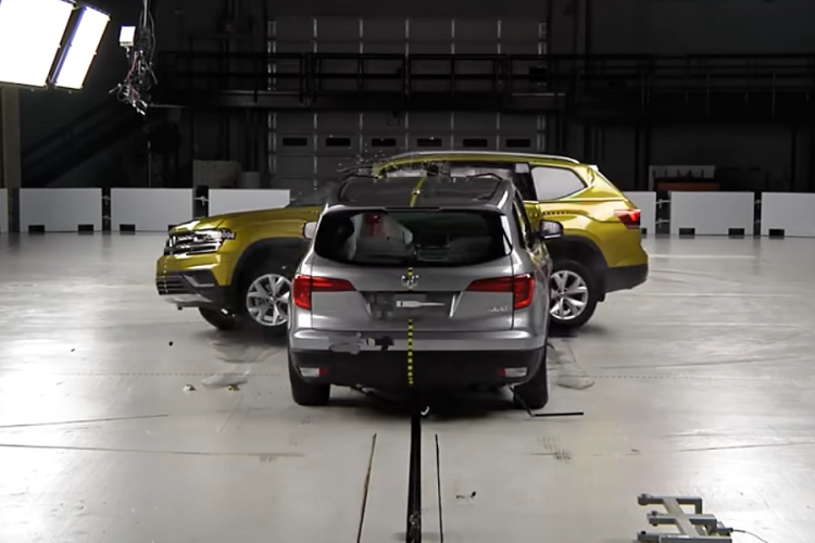 IIHS cũng đề cập rằng tất cả các mẫu xe được thử nghiệm đều là mẫu năm 2021, ngoại trừ Mitsubishi Eclipse Cross là mẫu năm 2020. Tất cả điểm đánh giá này sẽ được chuyển sang mẫu xe năm 2022, ngoại trừ Compass và Tucson.