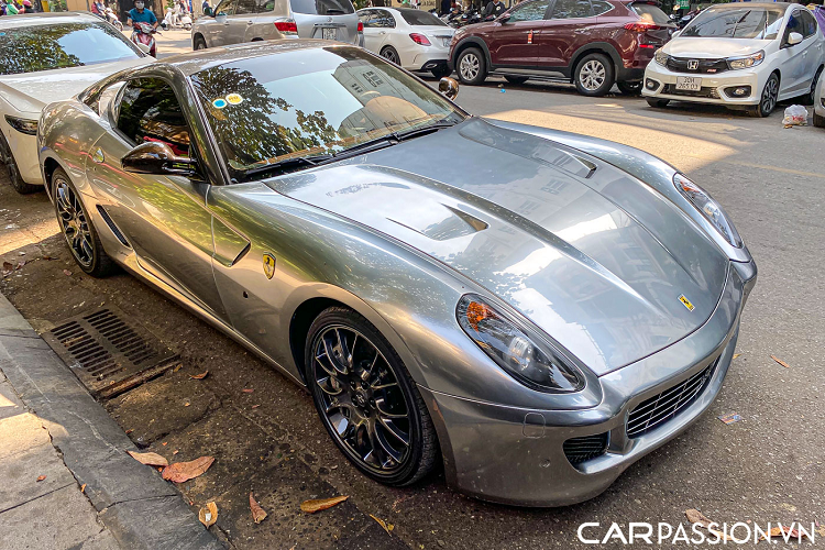 Trong một vài năm trở lại đây, phong trào tìm kiếm và sưu tập những mẫu Ferrari đời cũ đang dần trở thành xu thế tại thị trường Việt Nam. Chính vì lý do này mà Ferrari 360 Spider hay F430 dần trở thành những mẫu xe được nhiều người săn lùng. Bên cạnh đó, những dòng xe có phần “khó tìm” hơn như Ferrari 599 GTB Fiorano hàng hiếm lại trở thành niềm ao ước của bất cứ dân chơi nào.