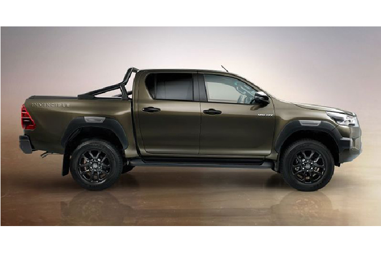 Nằm bên dưới nắp ca-pô của Toyota Hilux AT35 2021 là khối động cơ diesel 4 xi-lanh, tăng áp, dung tích 2.8L nguyên bản. Động cơ này sản sinh công suất tối đa 204 mã lực tại tua máy 3.400 vòng/phút và mô-men xoắn cực đại 500 Nm tại tua máy 1.600 - 2.800 vòng/phút.