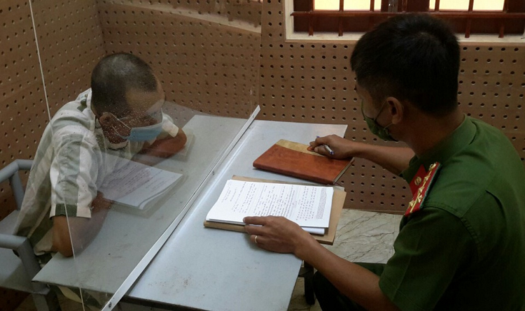 Khoi to tai xe vuot chot kiem dich, bo chay hon 100 km