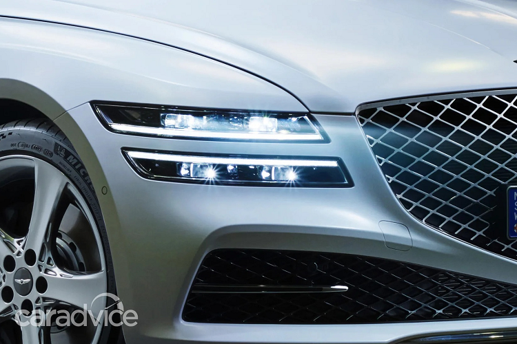 Giá xe Genesis G80 2.2D được phân phối tại Australia từ 66.690 USD, đắt hơn mức giá 64.400 USD của bản 2.5T. Bản 3.5T đắt nhất có giá 75.800USD.