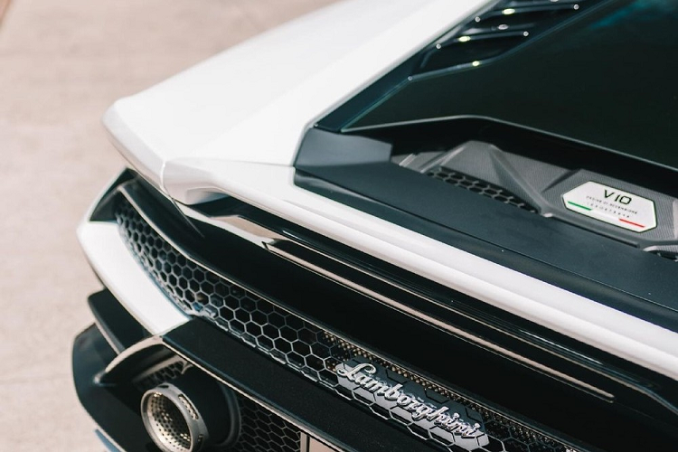  Trái tim này trên siêu xe Lamborghini Huracan EVO RWD chỉ có công suất cực đại 610 ps, ngang với siêu xe Lamborghini Huracan LP610-4 trước đây nhưng mạnh hơn bản Huracan LP580-2 và yếu hơn Lamborghini Huracan EVO đúng con số 30 mã lực. 