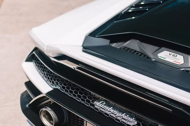  Trái tim này trên siêu xe Lamborghini Huracan EVO RWD chỉ có công suất cực đại 610 ps, ngang với siêu xe Lamborghini Huracan LP610-4 trước đây nhưng mạnh hơn bản Huracan LP580-2 và yếu hơn Lamborghini Huracan EVO đúng con số 30 mã lực. 