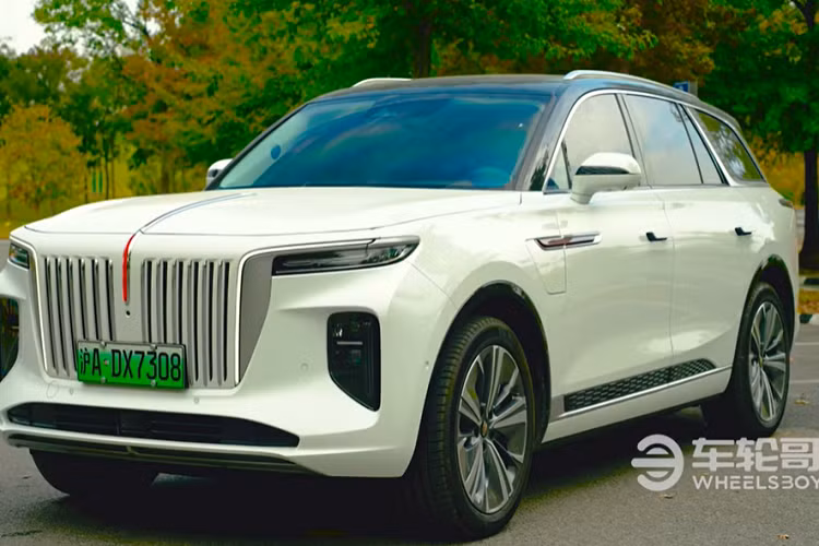 Nội thất của E-HS9 là điểm ấn tượng nhất với những trang bị rất sang trọng, hiện đại