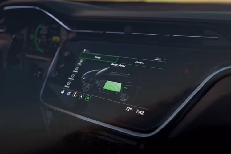 Theo đó, Model 3 cơ sở hiện có giá từ 36.990 USD trong khi Model Y cơ sở hiện bắt đầu ở mức 39.990 USD. Tesla cũng đồng thời tăng giá bán cho các phiên bản Performance của những dòng xe này thêm 1.000 USD. Tesla Model 3 Performance hiện có giá khởi điểm 55.990 USD và Tesla Model Y Performance lên đến 60.990 USD.