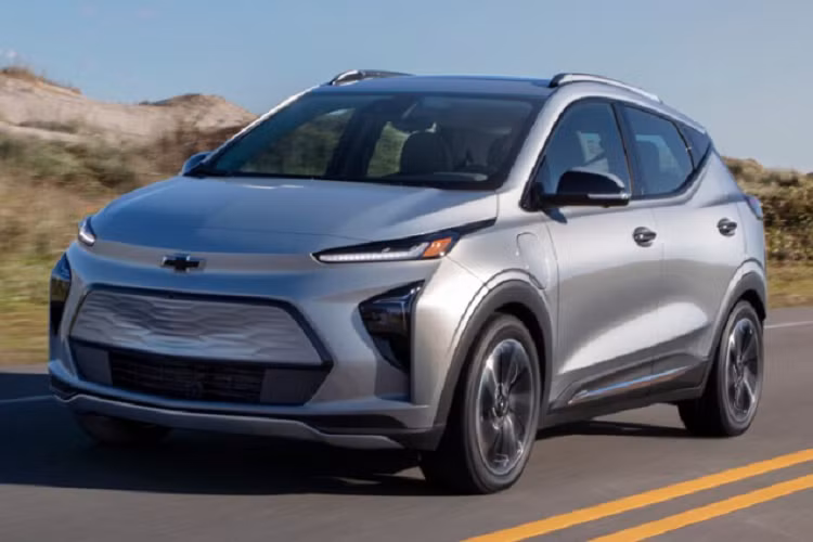 Tesla đã thể hiện kém ở Nhật Bản, một phần do văn hóa dùng xe kei car tại đất nước này, Tesla cũng thiếu đi sự công nhận thương hiệu và sự tin cậy nói chung. Chevrolet Bolt và Bolt EUV có thể sẽ là một đòn giáng lên doanh số của Tesla. Tesla sẽ còn nhiều điều phải suy nghĩ sau khi những hãng xe khác tăng cường kế hoạch ra mắt xe điện.