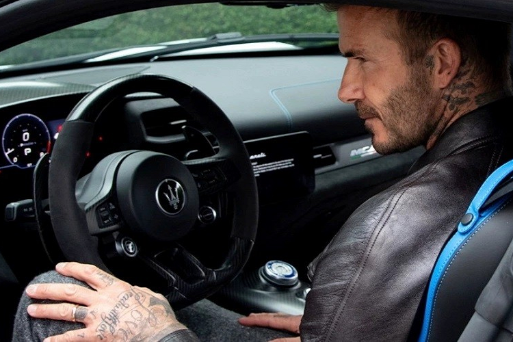 Hợp đồng hợp tác này được ký kết sau khi ông bố 4 con mua 10% cổ phần của công ty xe điện Lunaz. Đây là công ty khởi nghiệp tại Anh quốc và nổi tiếng với những dự án biến xe cổ thành ô tô điện như Rolls-Royce Phantom V, Bentley Continental hay Range Rover. Bản thân David Beckham cũng không xa lạ gì với những chiếc siêu xe. 