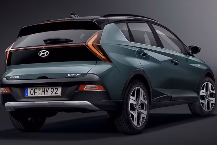 Nếu được mang về Việt Nam, Hyundai Bayon sẽ cạnh tranh trực tiếp với "người anh em" Hyundai Kona (636-650 triệu đồng) cùng những cái tên khác như Ford EcoSport (603-686 triệu đồng), Kia Seltos (599-719 triệu đồng).