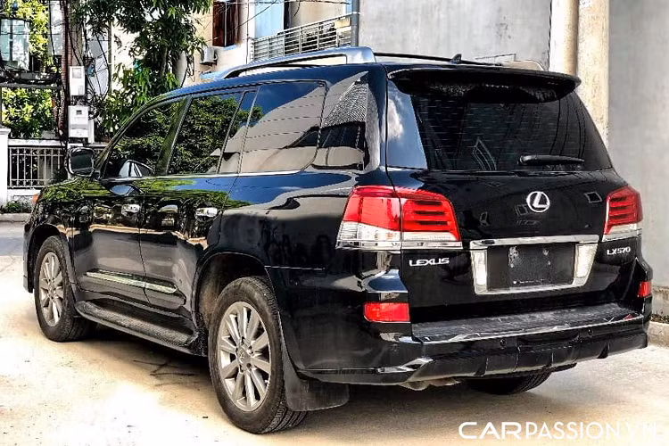 Chỉ với hơn 500 triệu đồng, một chiếc Lexus LX 570 đời 2008 có thể dễ dàng trở thành một chiếc Lexus LX 570 Super Sport 2021 qua bàn tay đầy khéo léo, tài năng của những người thợ Việt.