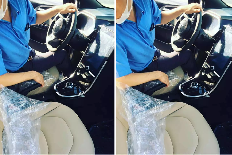 Phía sau mẫu VF e34 đen là chiếc VF e34 có dán ngụy trang để phục vụ chạy thử, từng xuất hiện video chạy thử trên đường phố gần đây. Loạt ảnh này cũng tiết lộ nhiều góc nhìn về nội thất, chất lượng màn hình và đặc biệt là khoang động cơ điện bên dưới nắp ca pô xe.