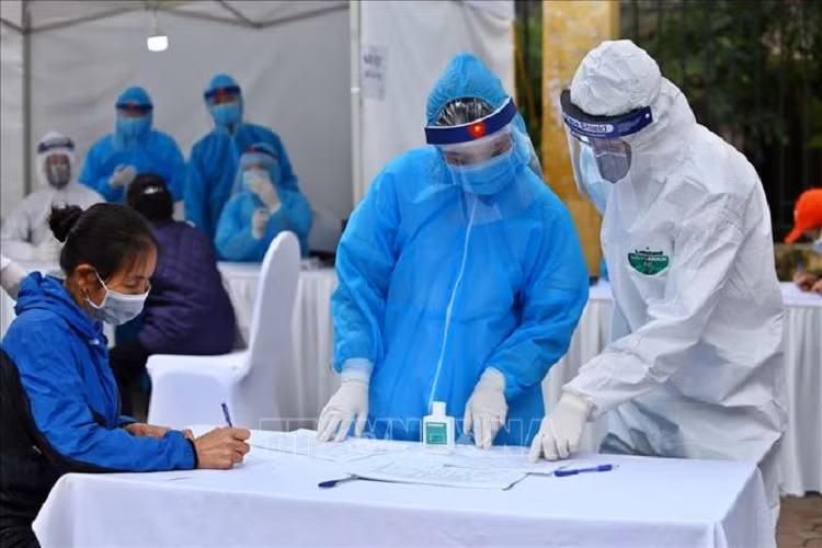 Khong khai bao y te khi tro lai Ha Noi sau Tet se bi xu phat nhu the nao?