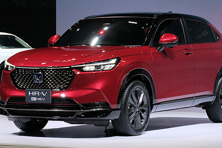 Tất cả phiên bản của mẫu xe SUV Honda HR-V 2022 đi kèm với chế độ bảo hành gồm: Bảo hành chất lượng xe 3 năm hoặc 100.000 km. Bảo hành hệ thống hybrid trong 5 năm (không giới hạn số km). Bảo hành ắc quy hybrid trong 10 năm (không giới hạn số km).