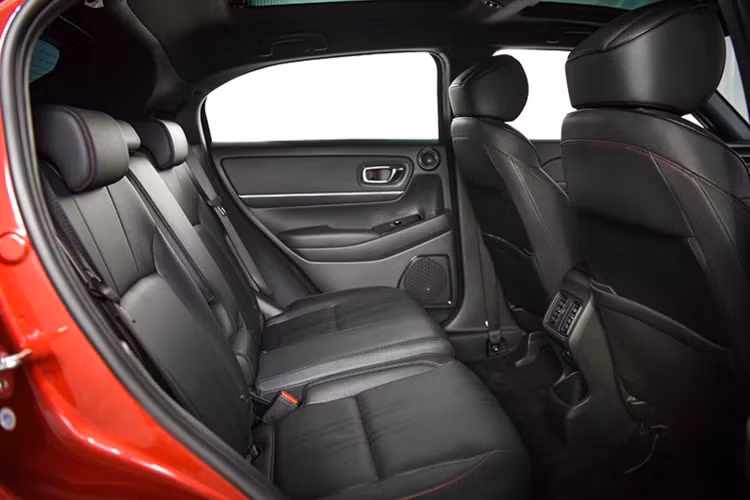 Chính vì thế, sẽ không có gì bất ngờ khi Honda Việt Nam mang HR-V thế hệ mới dùng hệ truyền động hybrid về nước để đáp ứng cho nhu cầu ngày càng cao của khách hàng Việt, đáp ứng tiêu chí mua xe tiết kiệm nhiên liệu.