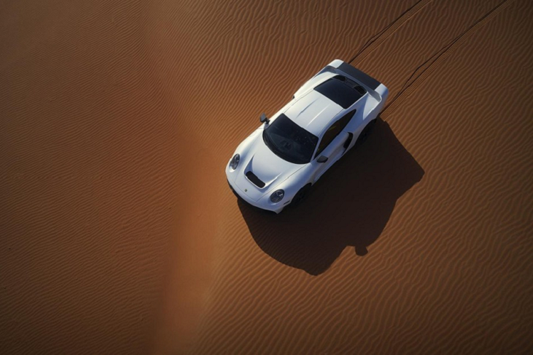 Đáng tiếc Marc Philipp Gemballa chỉ dự định sản xuất đúng 40 chiếc Marsien và xe cũng không rẻ chút nào. Ngoài chi phí mua Porsche 911 Turbo S để mang đến cho công ty Marc Philipp Gemballa độ lại, khách hàng còn phải trả thêm số tiền 495.000 Euro (khoảng 585.000 USD hay 13,4 tỷ đồng) nữa. Tổng cộng, để sở hữu một chiếc Marsien, khách hàng sẽ phải chi số tiền khoảng 792.000 USD (18,2 tỷ đồng).